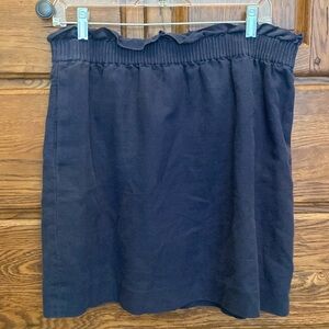Size 12 navy J. crew paper bag skirt. Has pockets.
